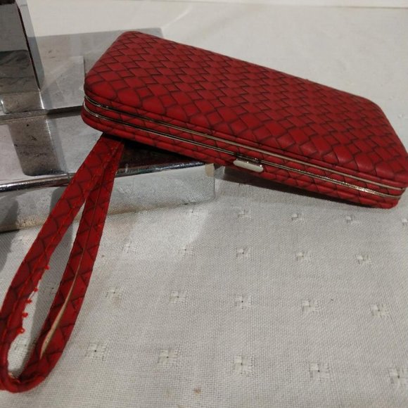Ashburn Red Weaved Classic Smartphone Clutch 6-1/2 x 3-1/2 - Picture 2 of 4